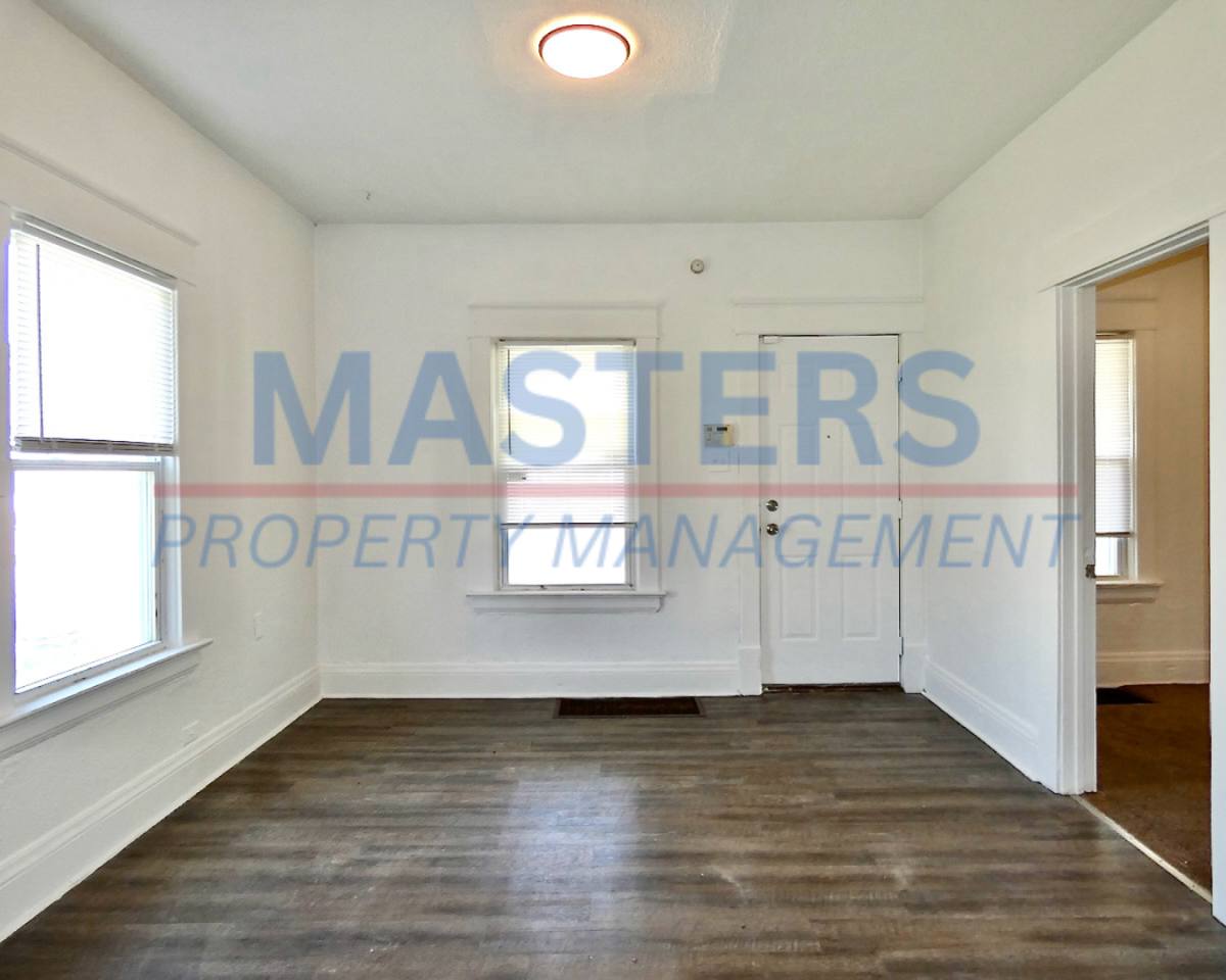 House for rent at 420 Everett St, Toledo, OH 43608