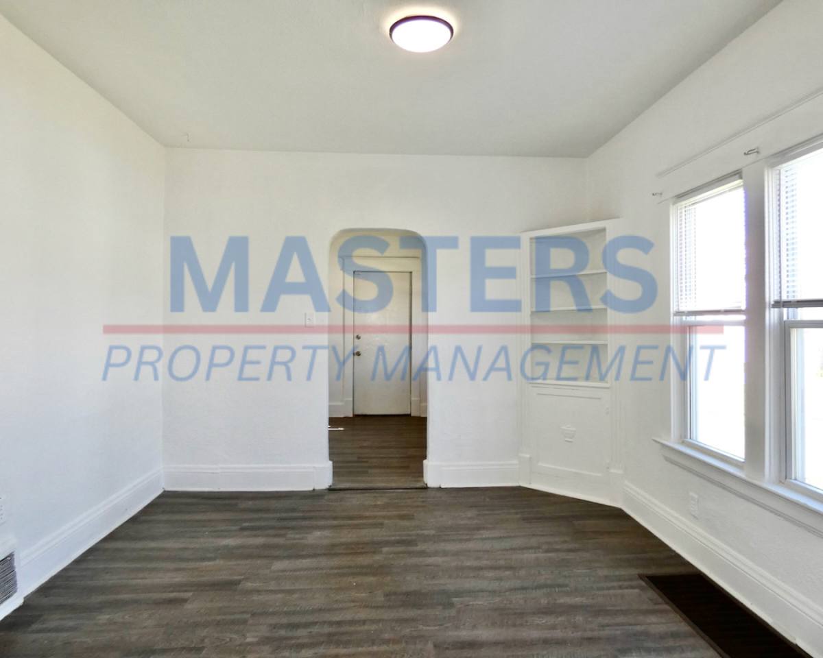 House for rent at 420 Everett St, Toledo, OH 43608