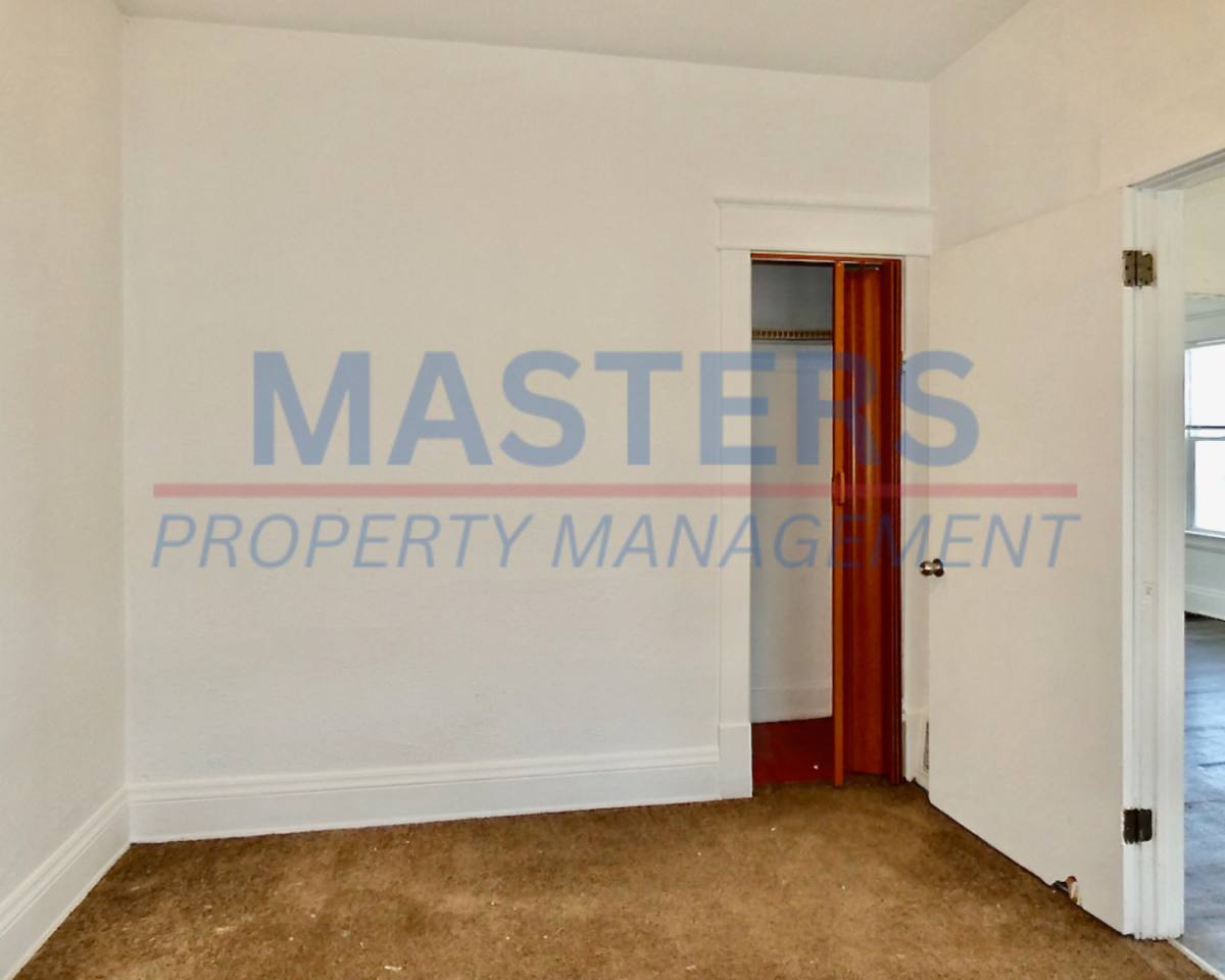House for rent at 420 Everett St, Toledo, OH 43608