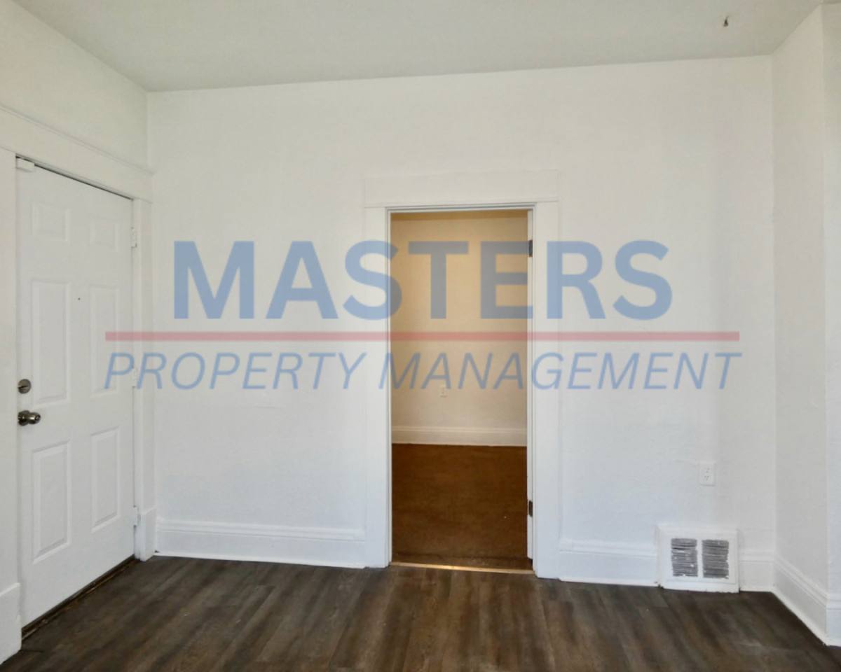 House for rent at 420 Everett St, Toledo, OH 43608
