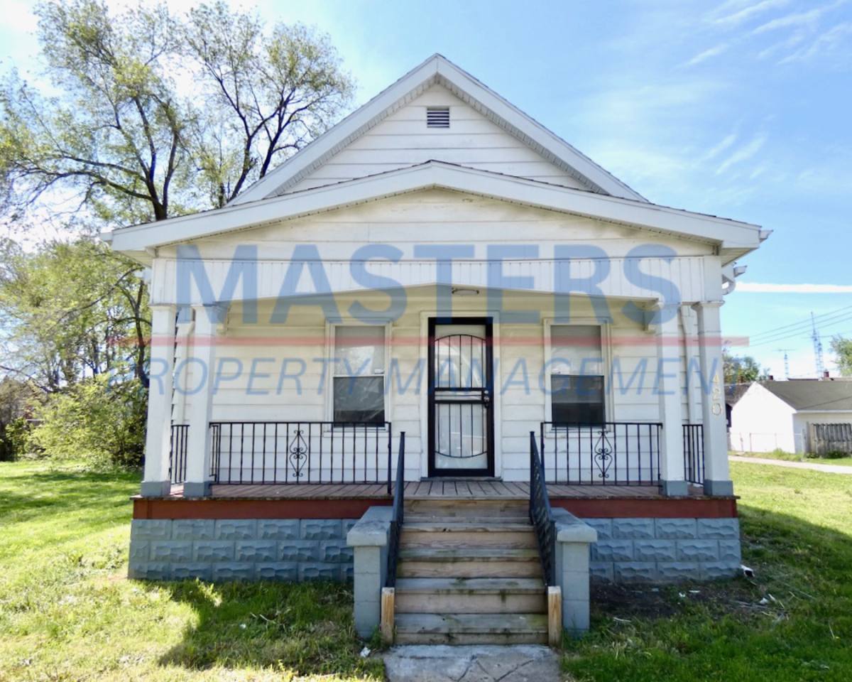 House for rent at 420 Everett St, Toledo, OH 43608