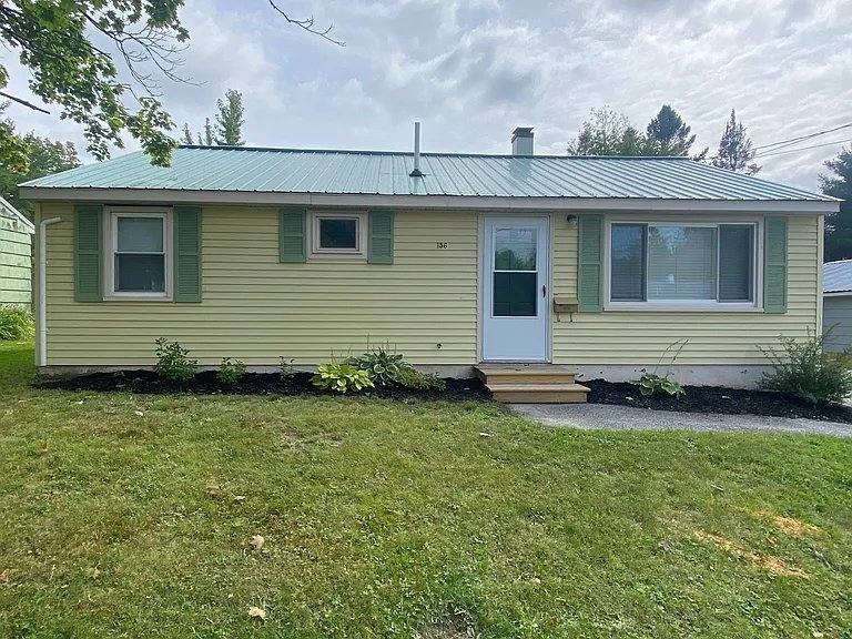 House for rent at 156 Thornton Rd, Bangor, ME 04401