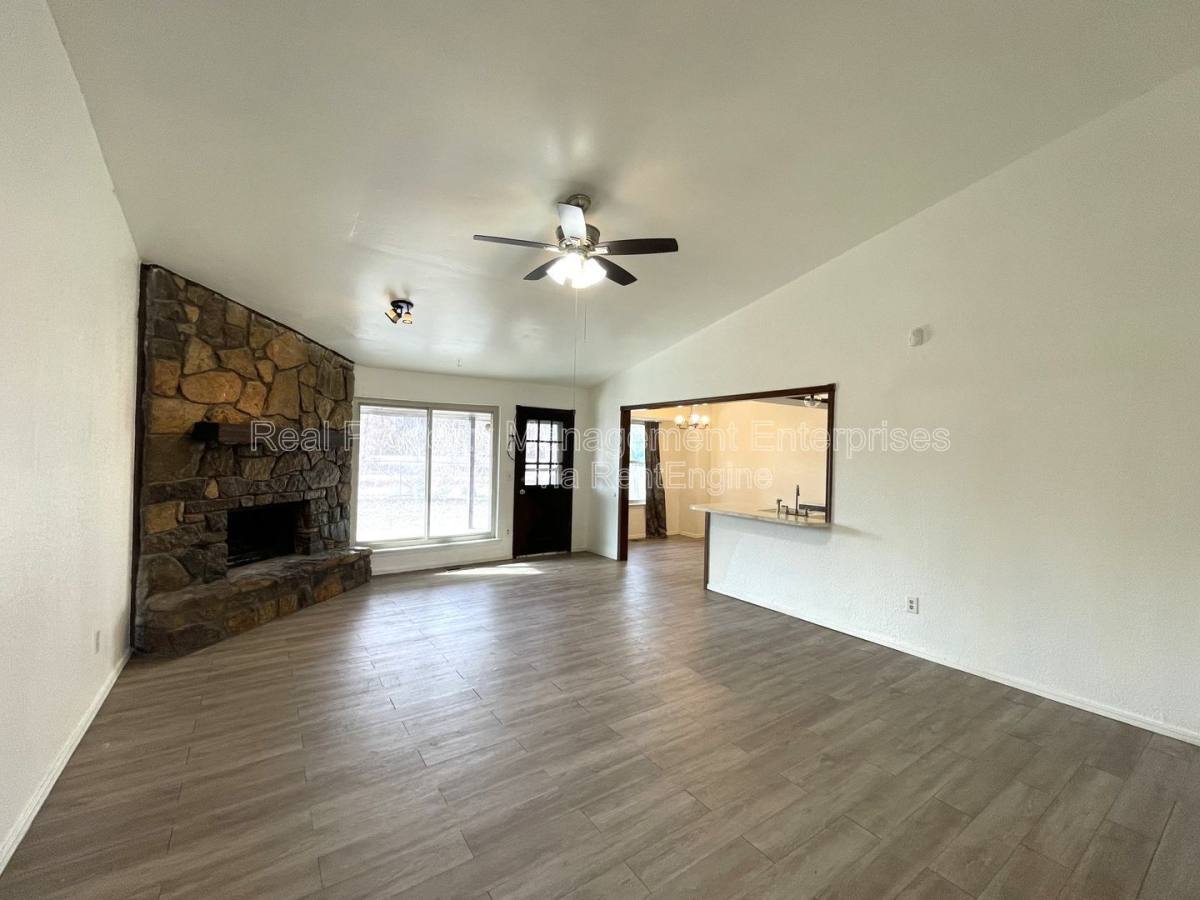 House for rent at 3009 Big Oak Dr, Oklahoma City, OK 73110