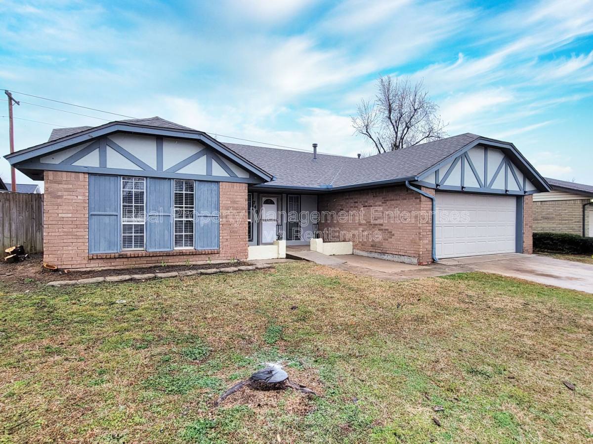 House for rent at 740 Royal Lane, Yukon, OK 73099