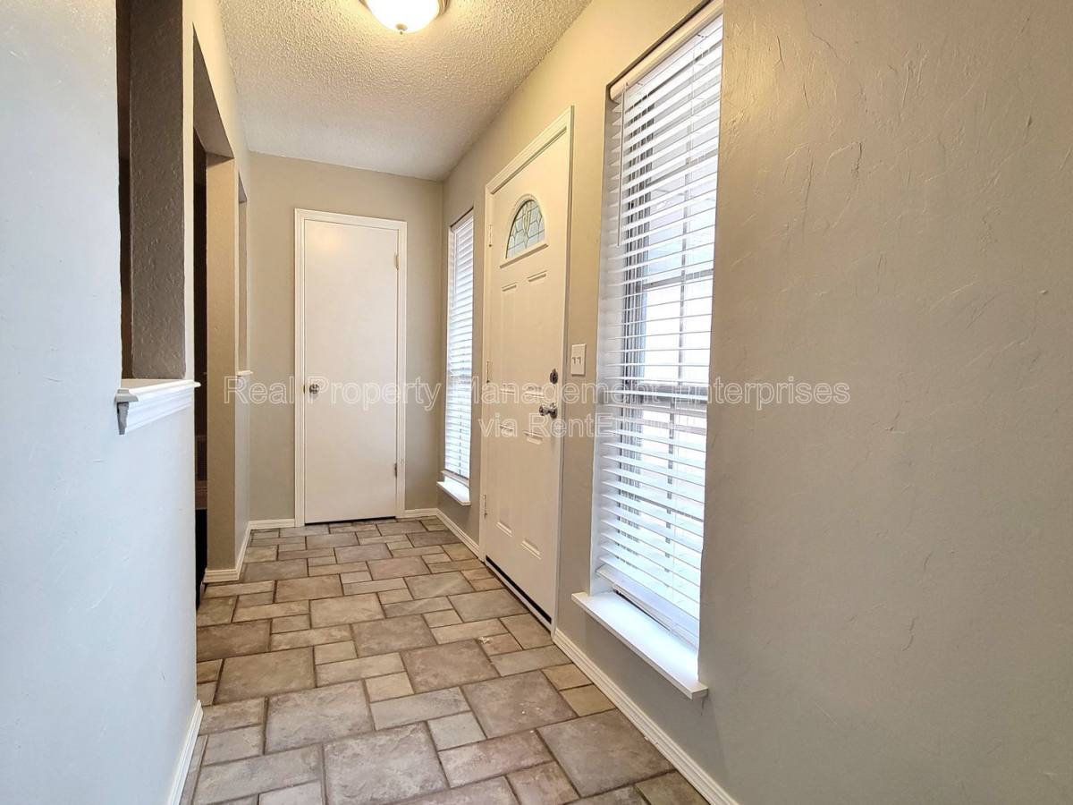 House for rent at 740 Royal Lane, Yukon, OK 73099