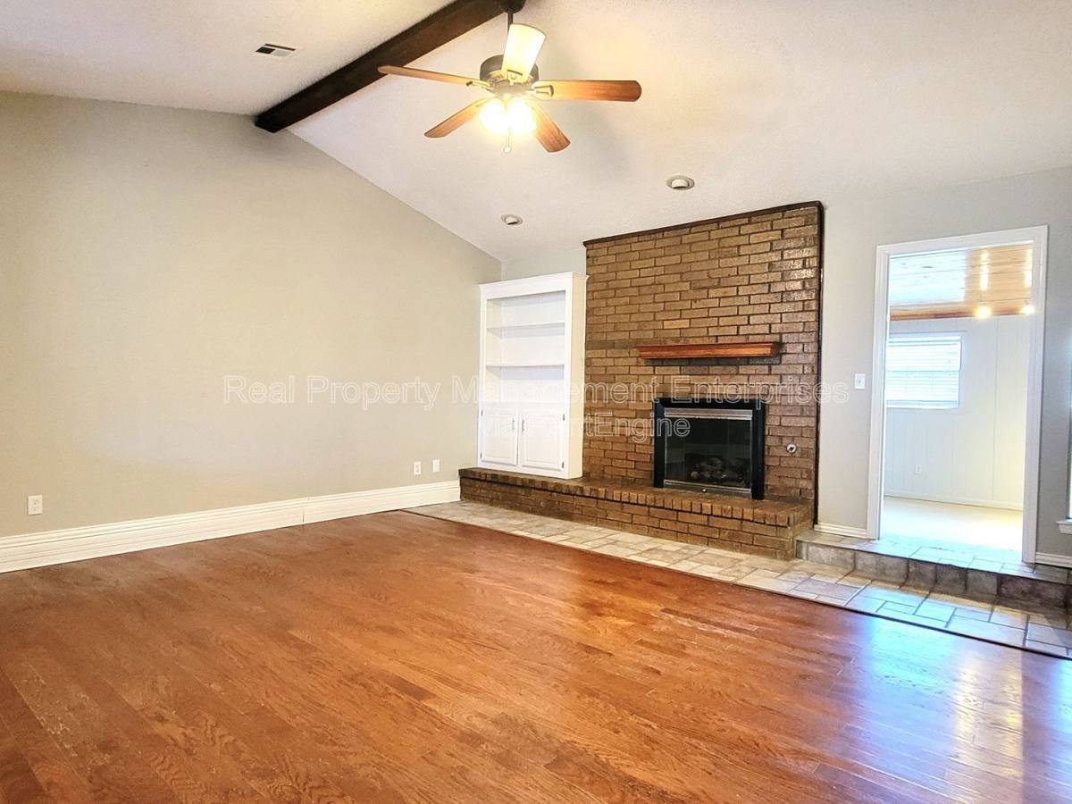 House for rent at 740 Royal Lane, Yukon, OK 73099