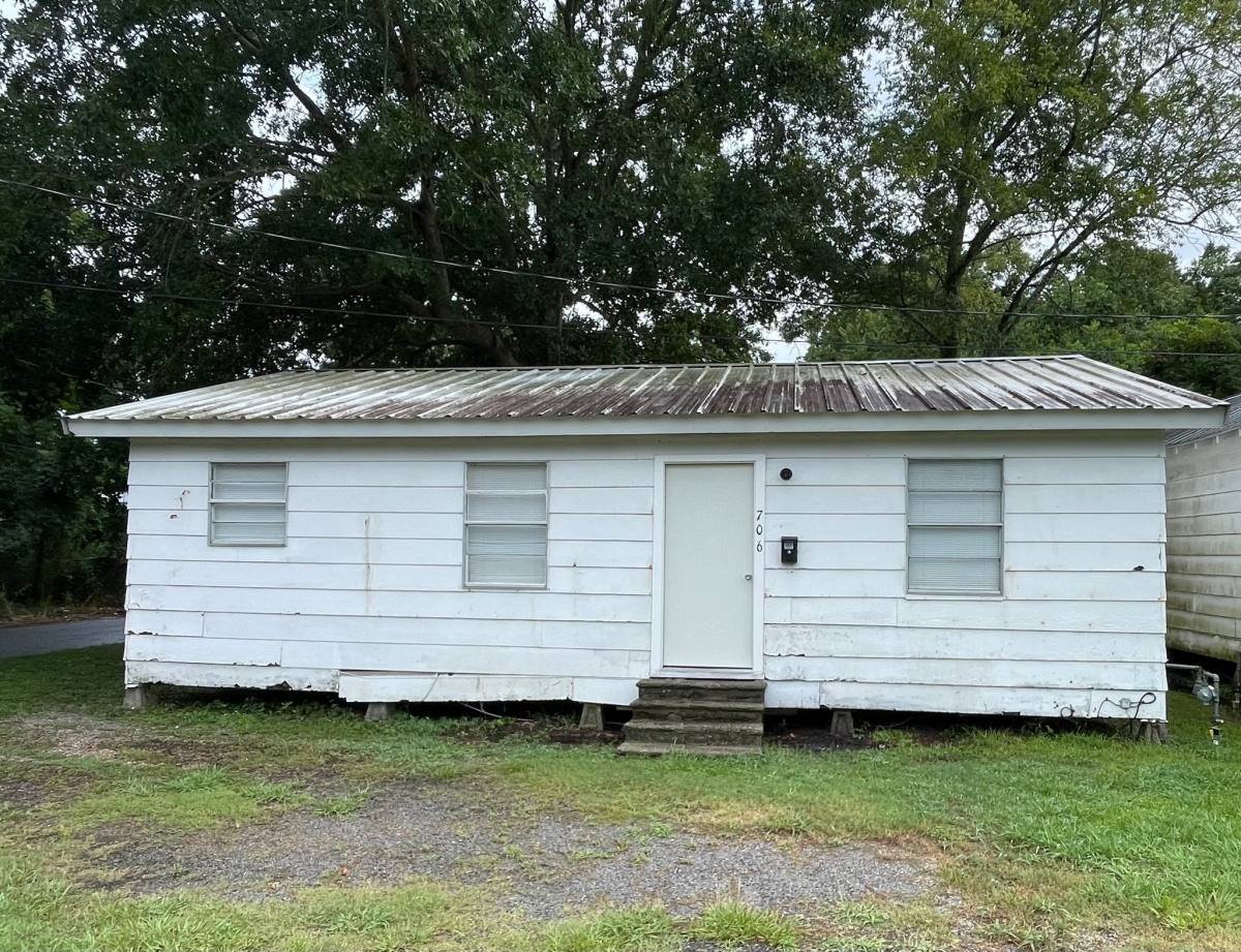 House for rent at 706 Graceland Ave, Abbeville, LA 70510