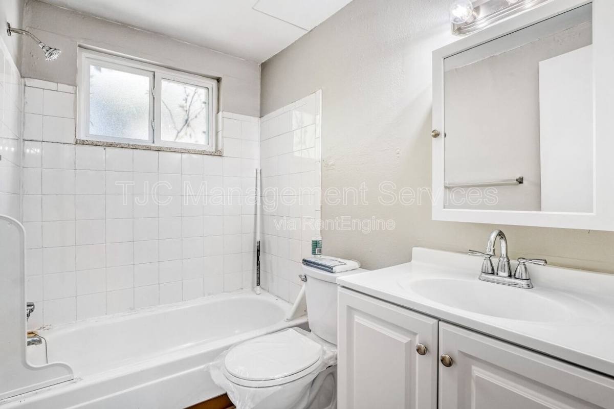 Apartment for rent at 1138 Corona St #201, Denver, CO 80218