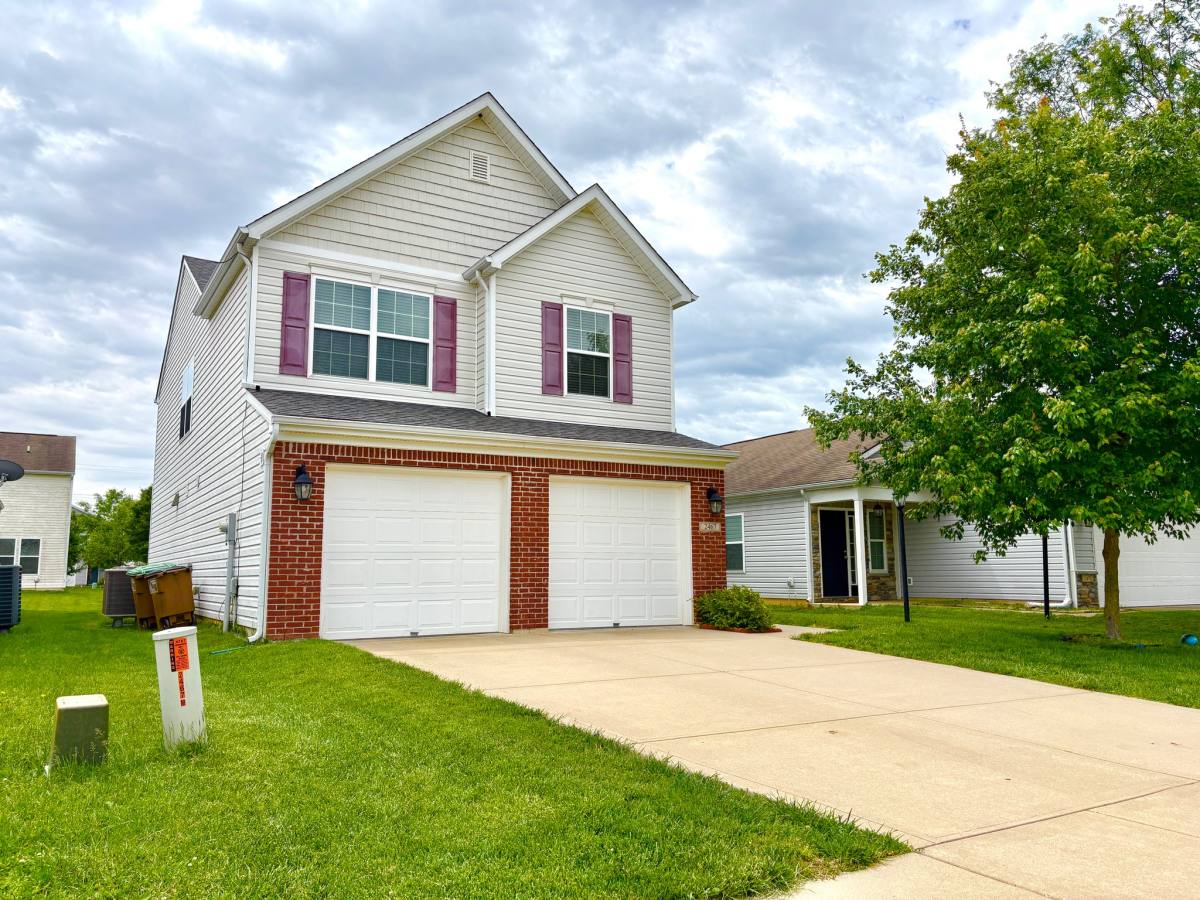 House for rent at 2467 Middle View Dr, Columbus, IN 47201