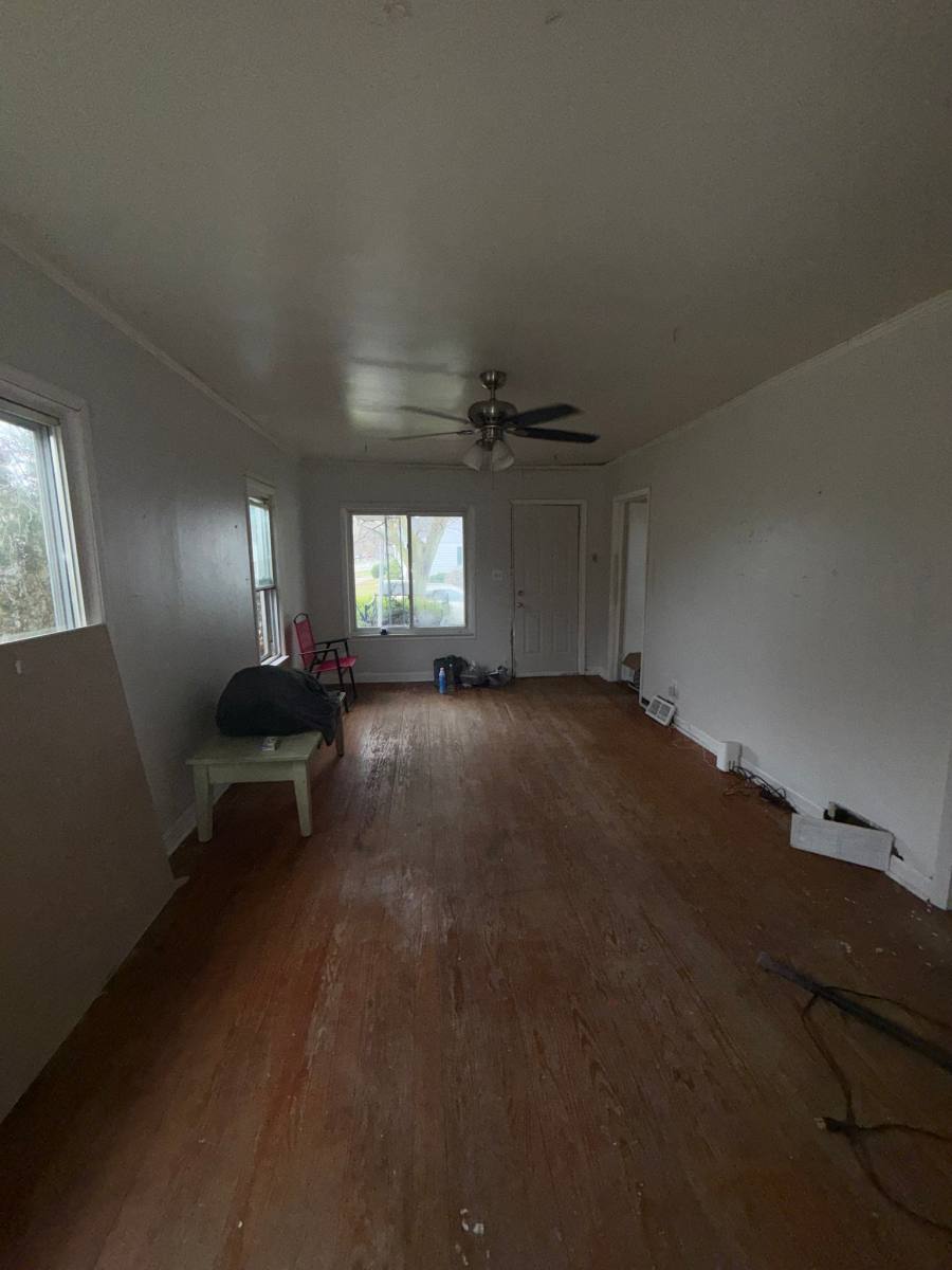 House for rent at 2433 Pennsylvania Ave, Flint, MI 48506