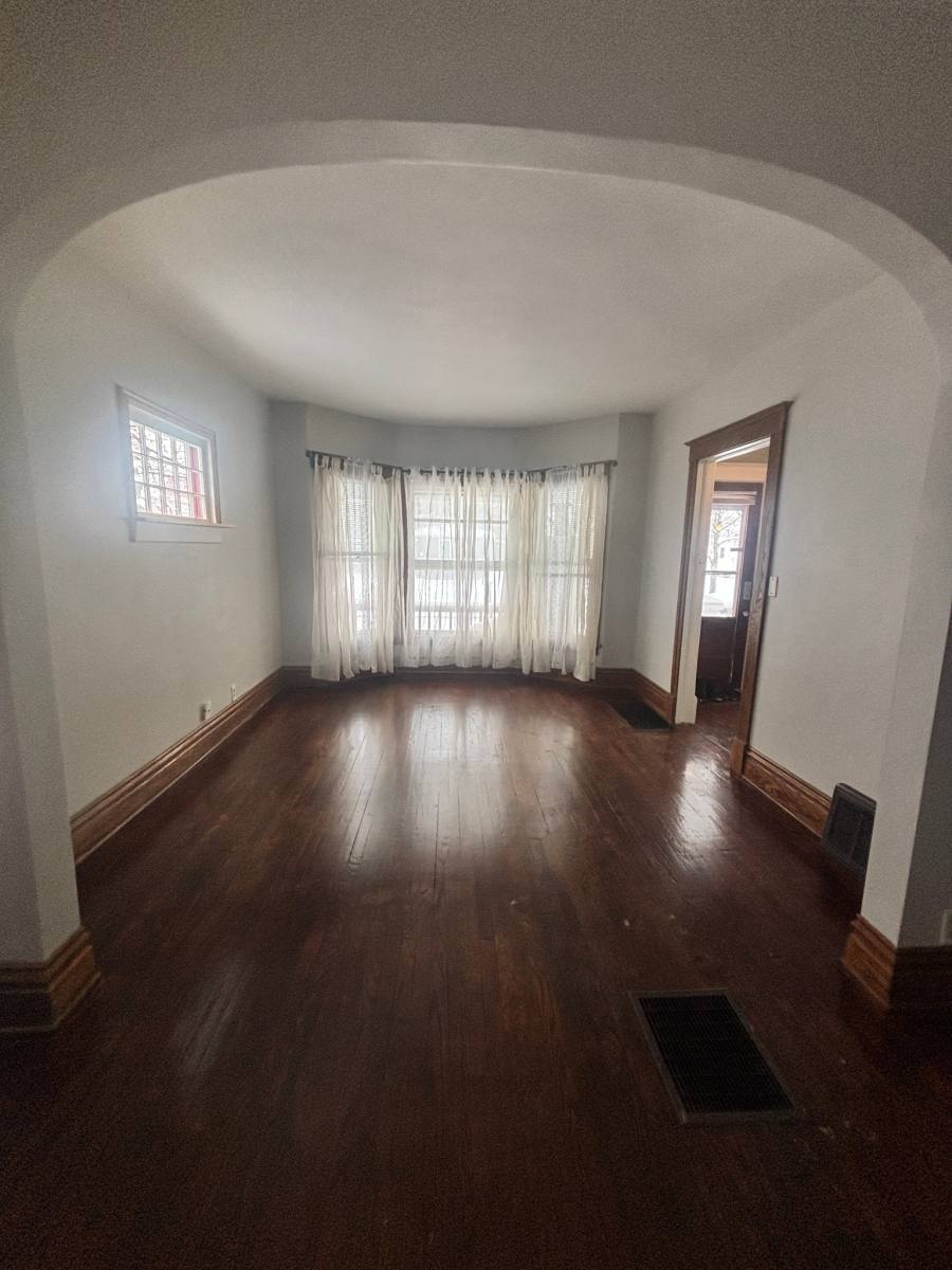 Apartment for rent at 609 E Stockbridge Ave #1, Kalamazoo, MI 49001