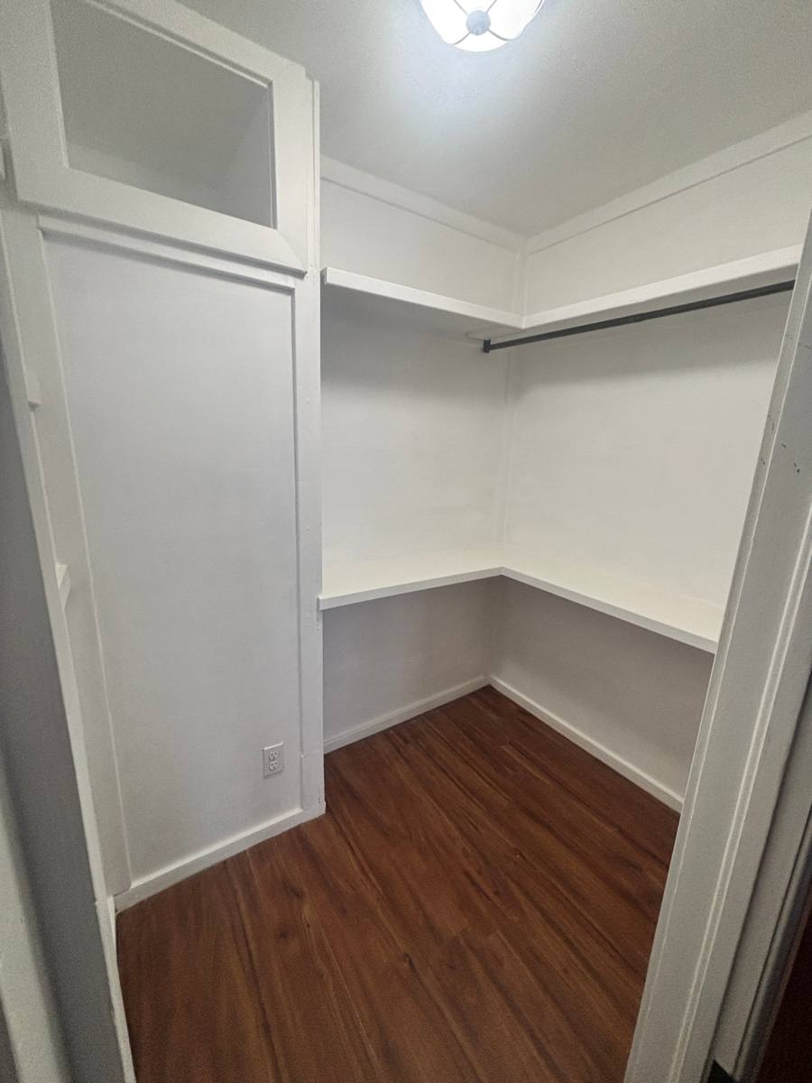 Apartment for rent at 609 E Stockbridge Ave #1, Kalamazoo, MI 49001