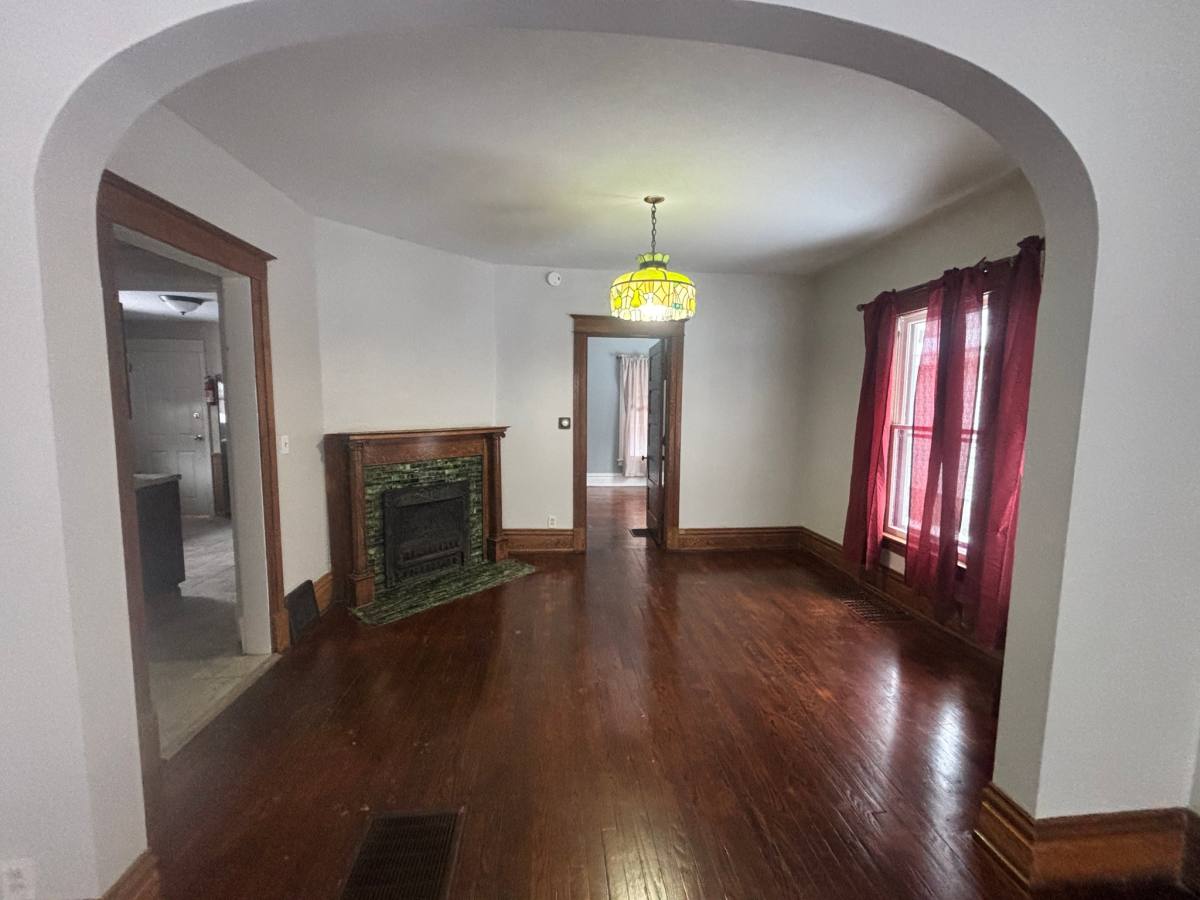Apartment for rent at 609 E Stockbridge Ave #1, Kalamazoo, MI 49001