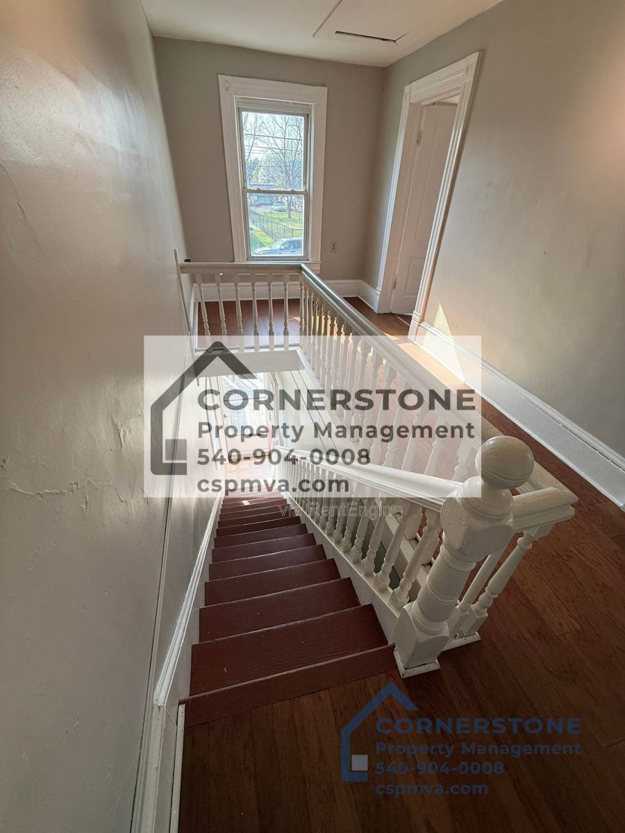 Apartment for rent at 814 Tennessee St, Salem, VA 24153