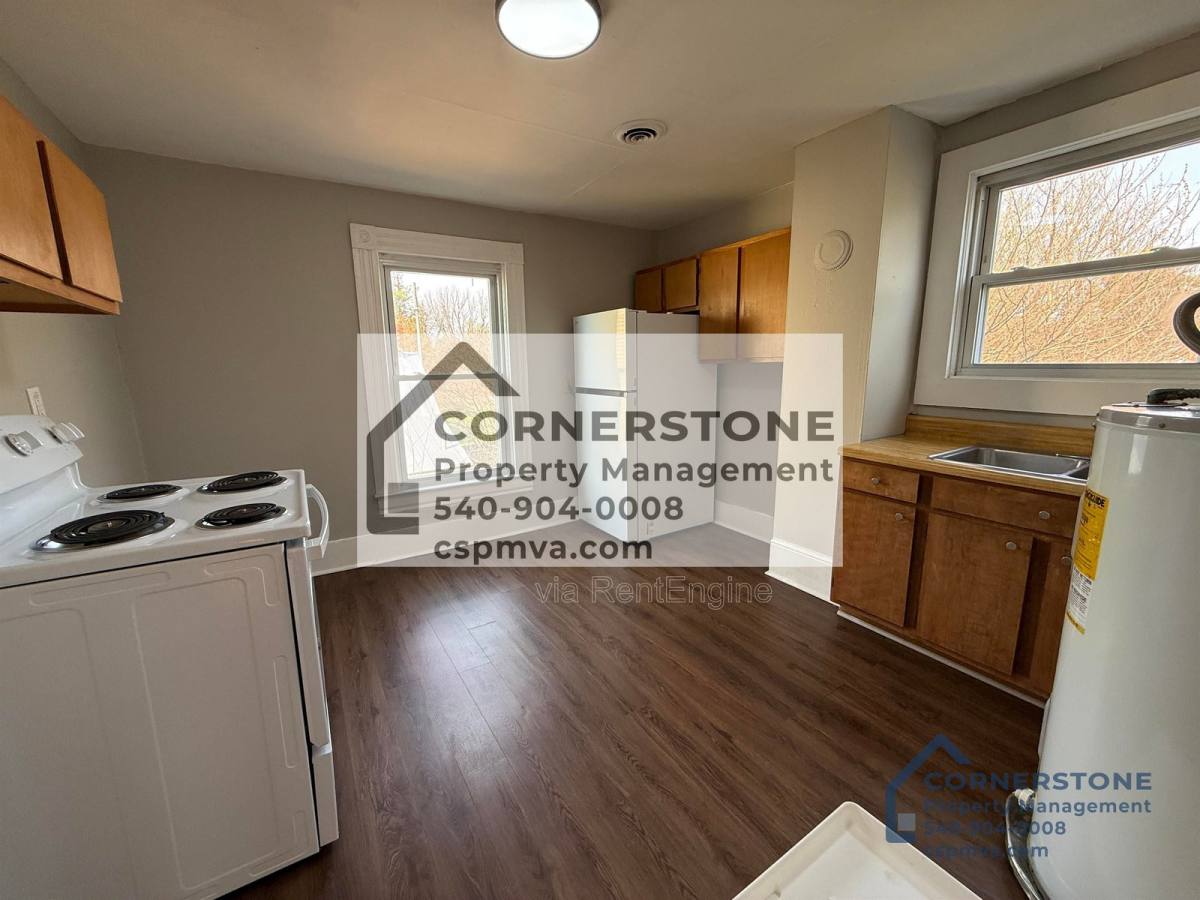 Apartment for rent at 814 Tennessee St, Salem, VA 24153