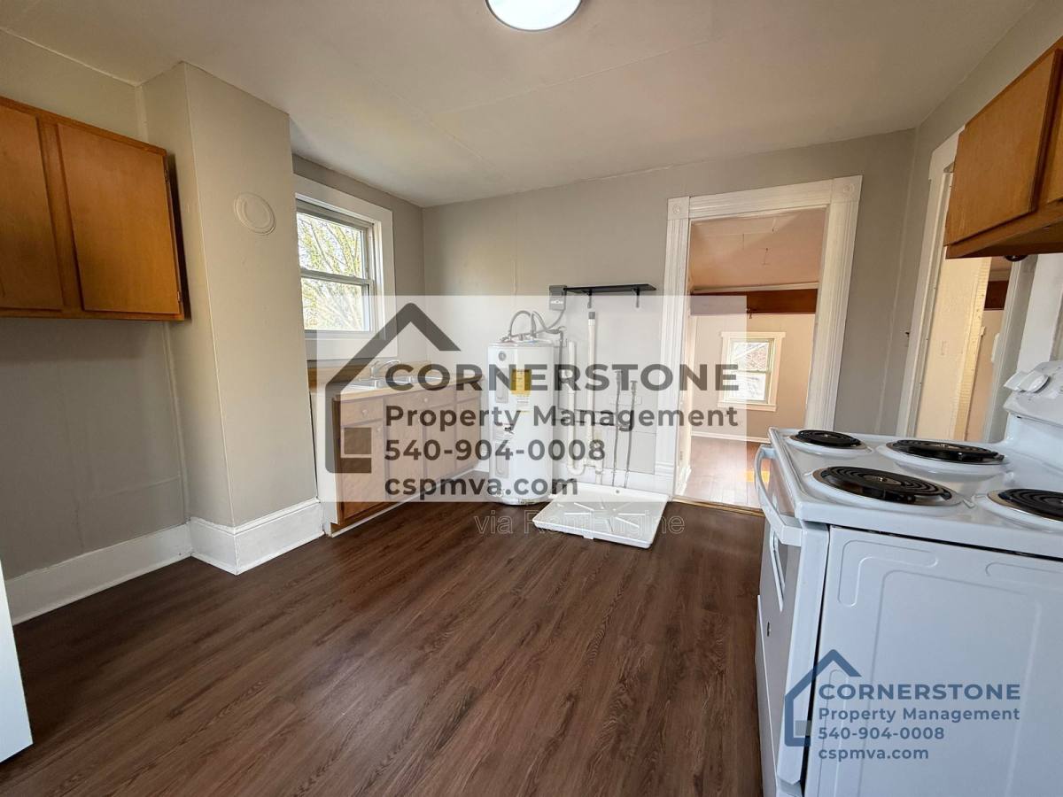 Apartment for rent at 814 Tennessee St, Salem, VA 24153