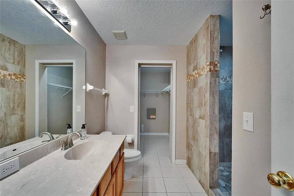 Townhouse for rent at 10621 Shady Falls Court, Riverview, FL 33578
