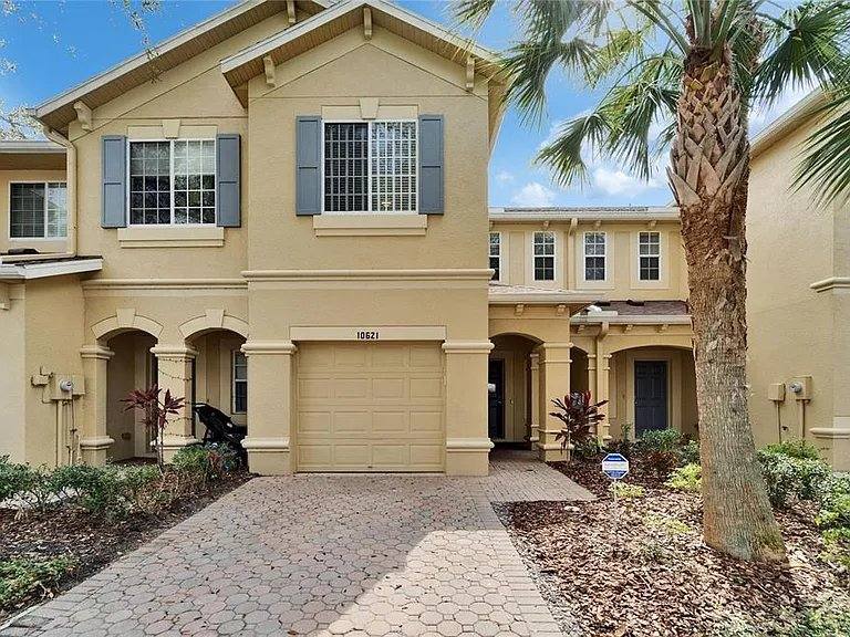 Townhouse for rent at 10621 Shady Falls Court, Riverview, FL 33578