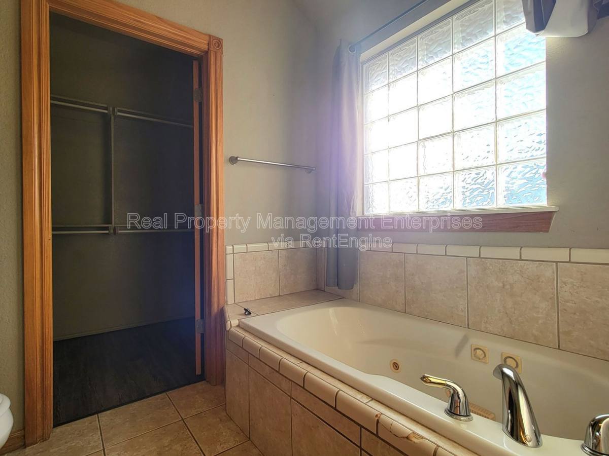 Apartment for rent at 4701 Castle Bay Cove, Oklahoma City, OK 73115