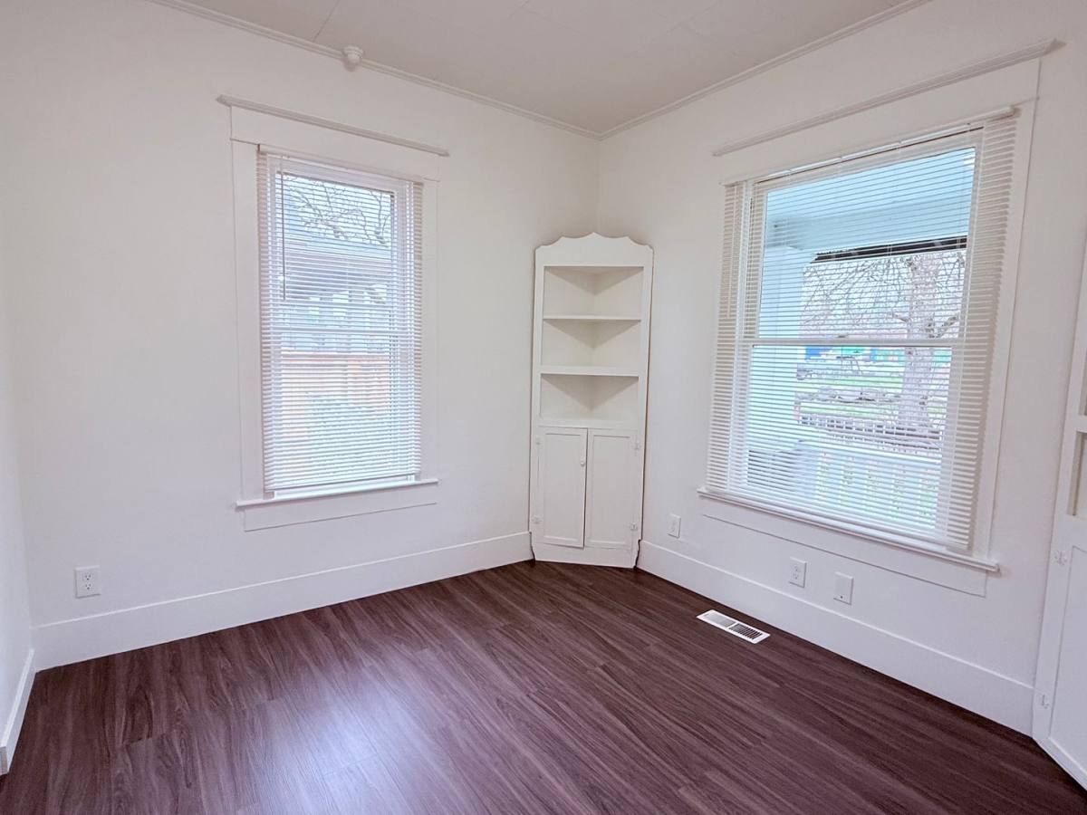 House for rent at 8238 SE Liebe St, Portland, OR 97266