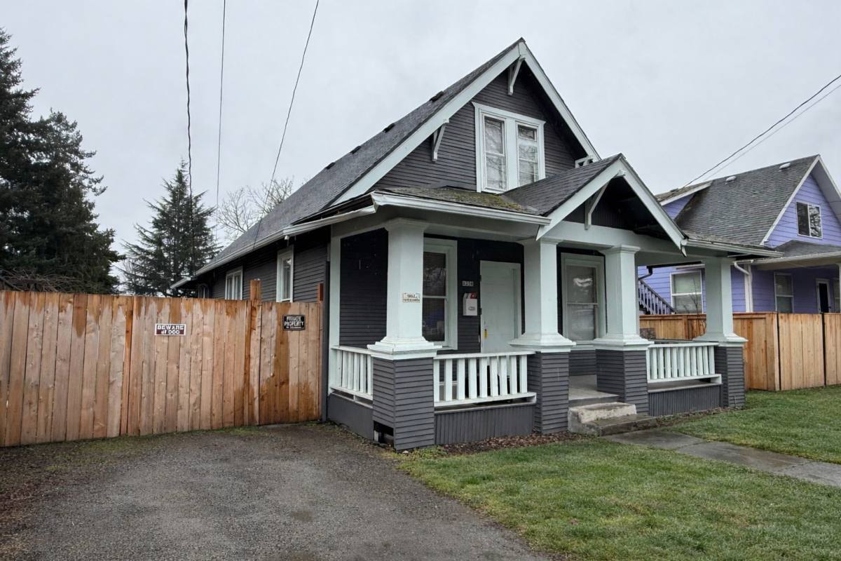 House for rent at 8238 SE Liebe St, Portland, OR 97266