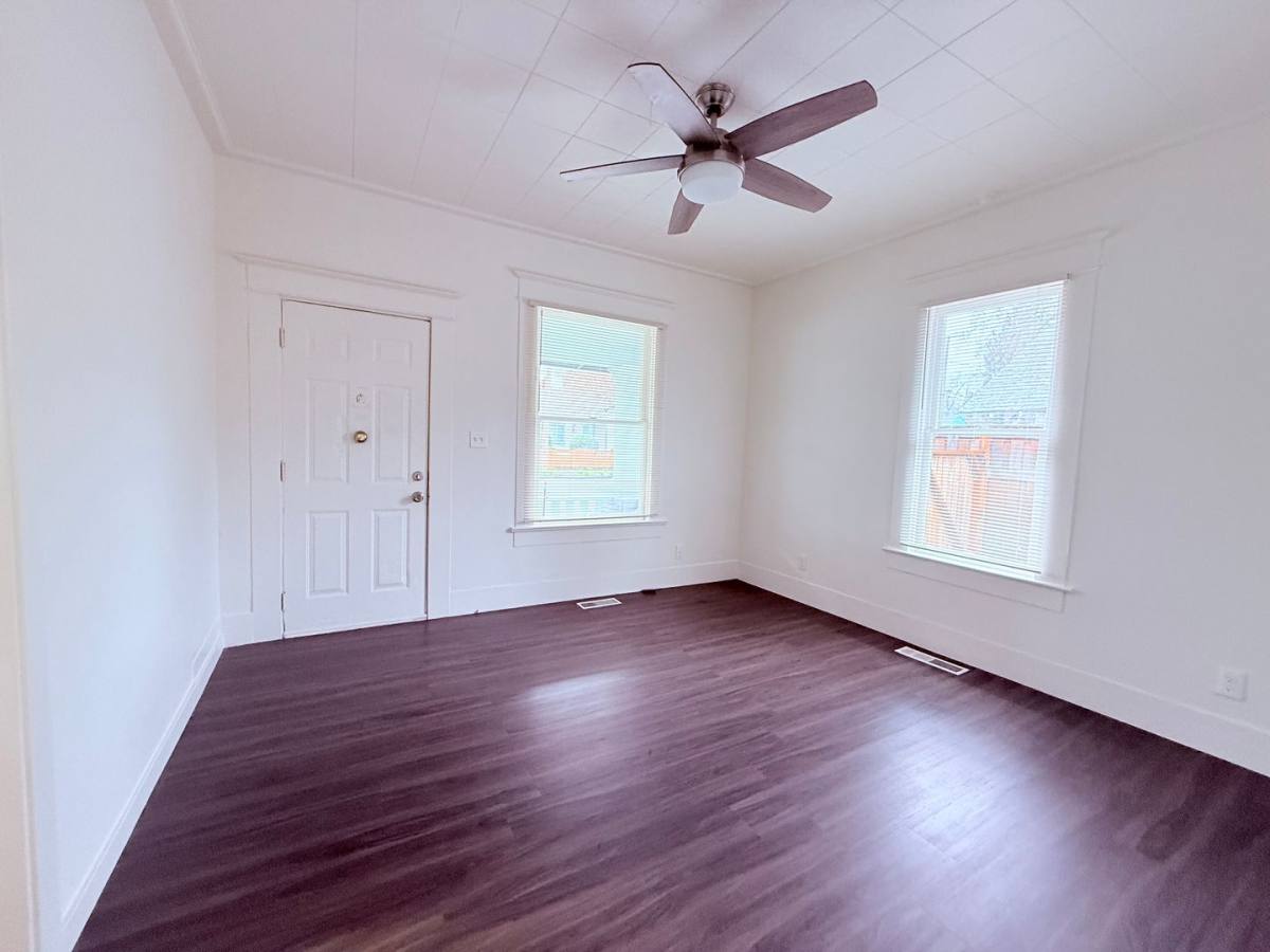House for rent at 8238 SE Liebe St, Portland, OR 97266
