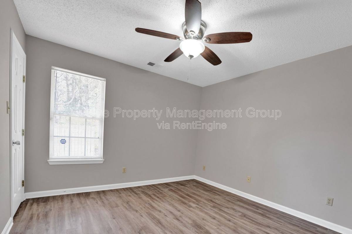Apartment for rent at 3014 Meadows Lane, Memphis, TN 38118