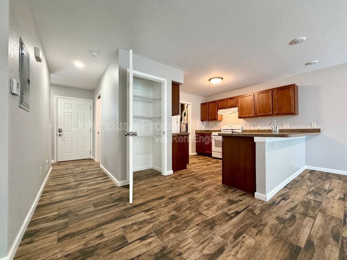 Apartment for rent at 860 Marquette Ave #44, Muskegon, MI 49442