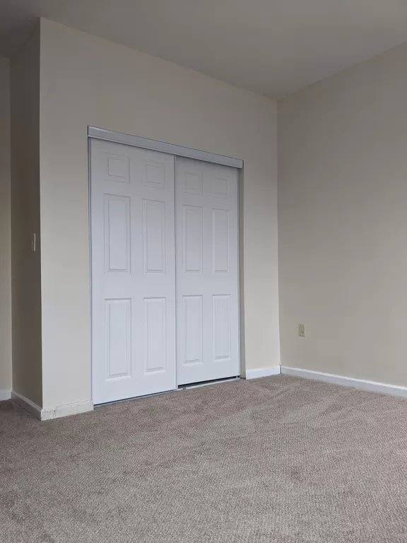 Apartment for rent at 43 Lenox St #4, Hartford, CT 06112