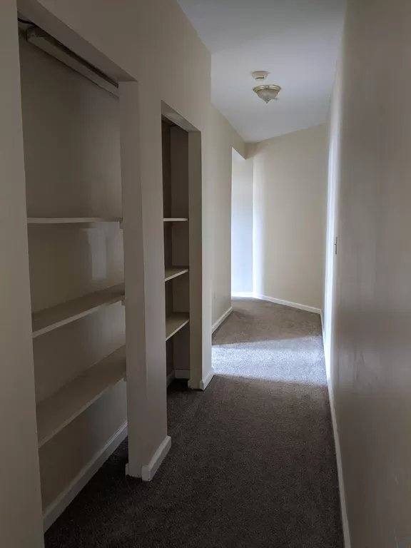 Apartment for rent at 43 Lenox St #4, Hartford, CT 06112