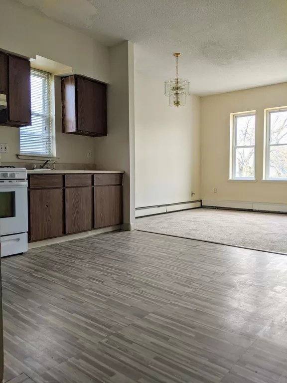 Apartment for rent at 43 Lenox St #4, Hartford, CT 06112