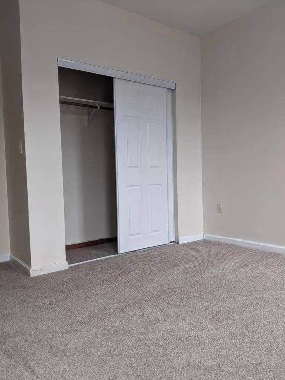 Apartment for rent at 43 Lenox St #4, Hartford, CT 06112