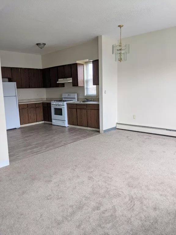 Apartment for rent at 43 Lenox St #4, Hartford, CT 06112