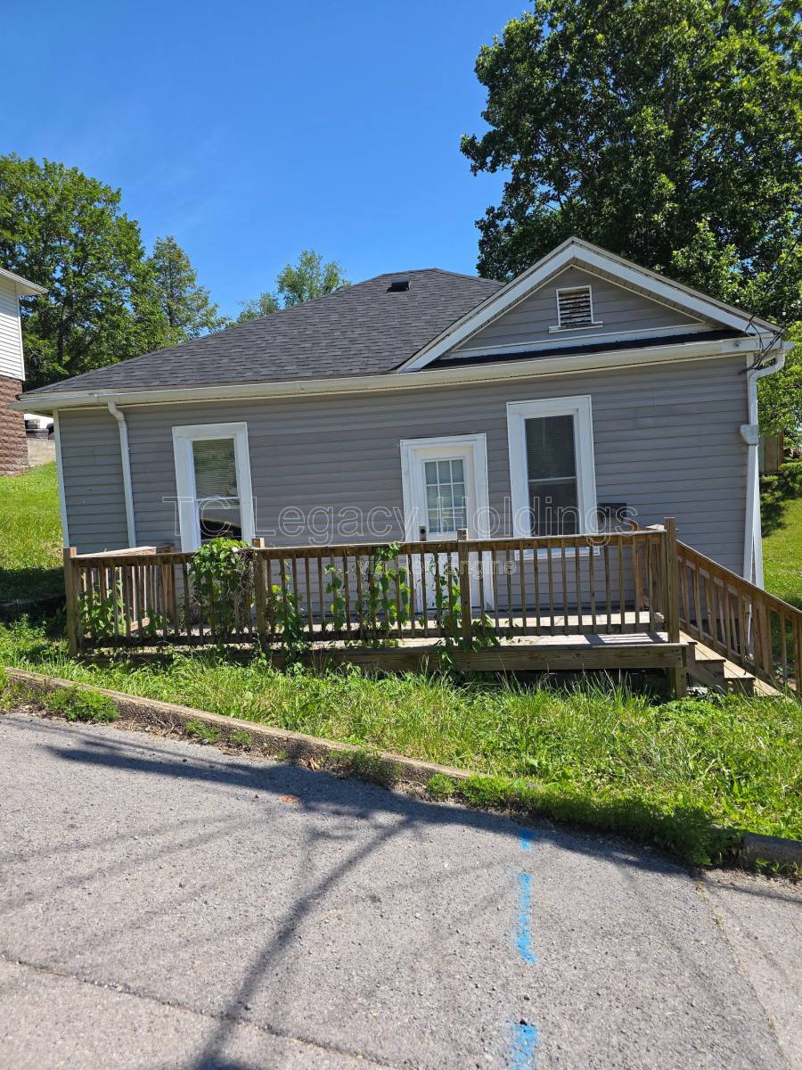 House for rent at 614 Hart St, Clarksburg, WV 26301