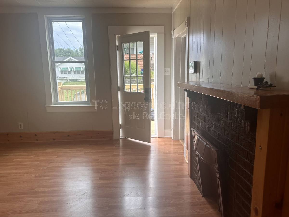 Apartment for rent at 614 Hart St #614, Clarksburg, WV 26301