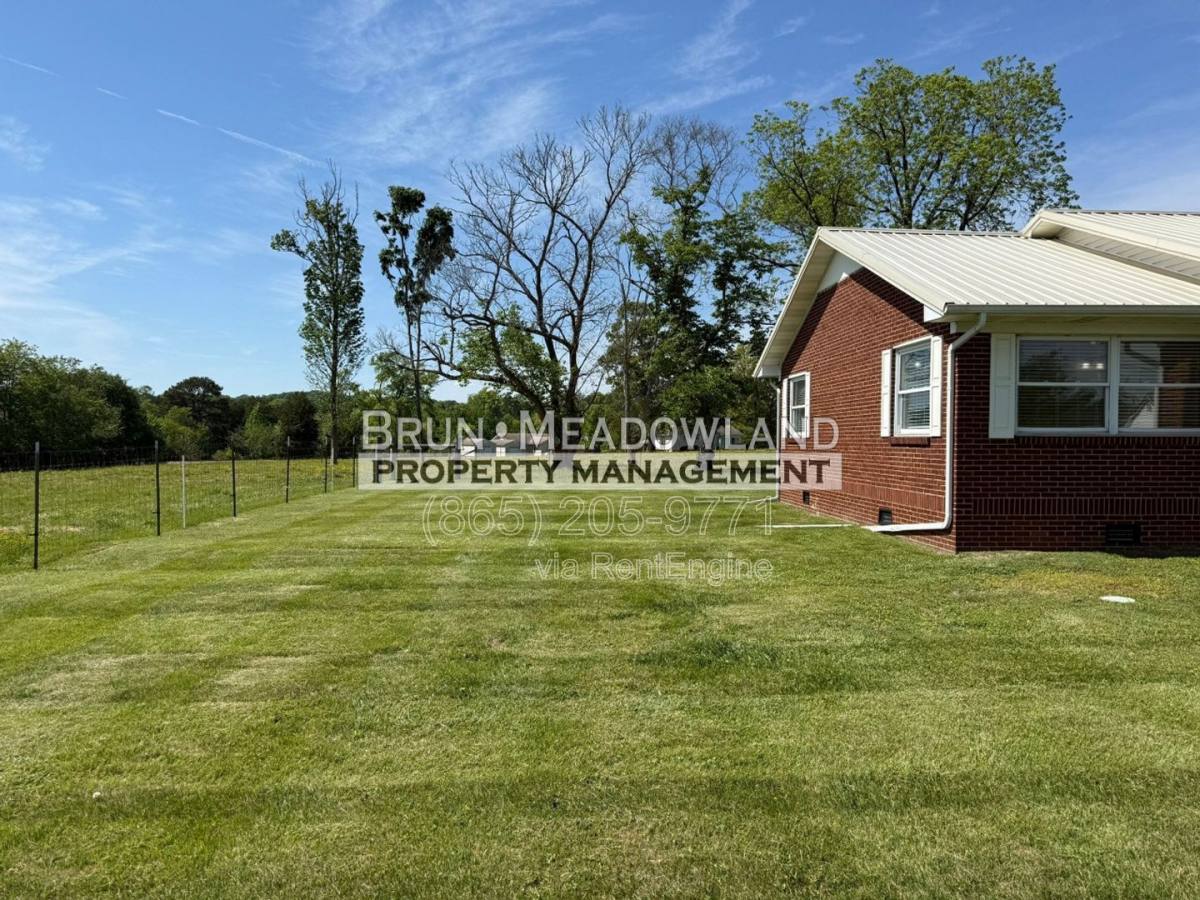 House for rent at 3239 Morganton Rd, Maryville, TN 37801