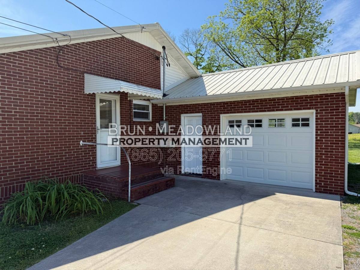 House for rent at 3239 Morganton Rd, Maryville, TN 37801