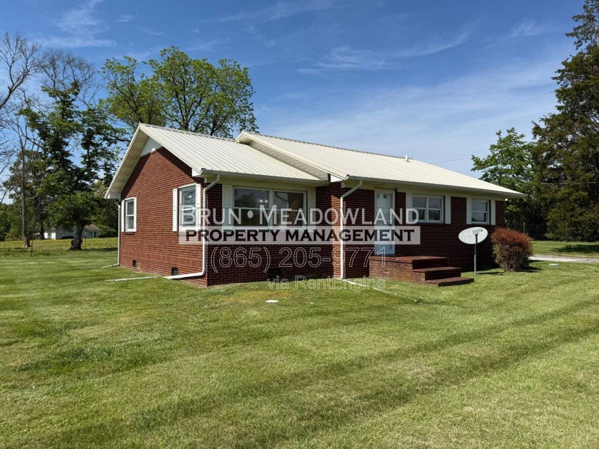 House for rent at 3239 Morganton Rd, Maryville, TN 37801