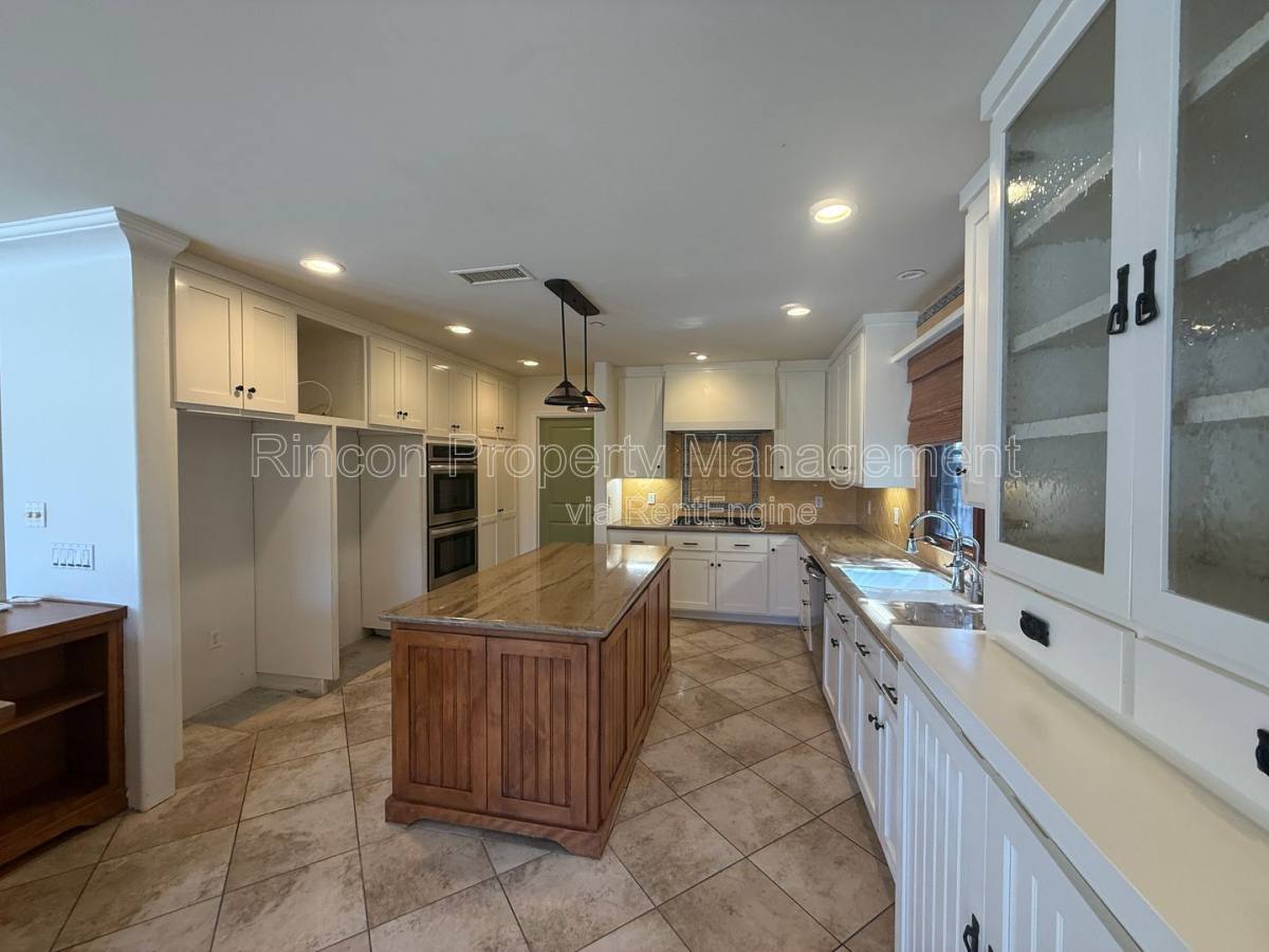 Apartment for rent at 2166 Palomar Ave, Ventura, CA 93001