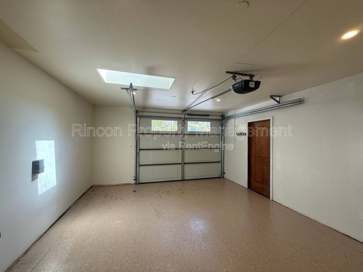 Apartment for rent at 2166 Palomar Ave, Ventura, CA 93001