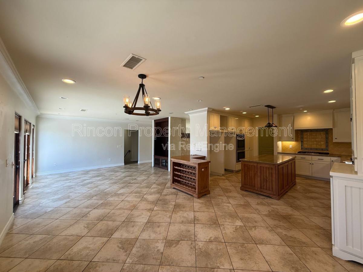 Apartment for rent at 2166 Palomar Ave, Ventura, CA 93001