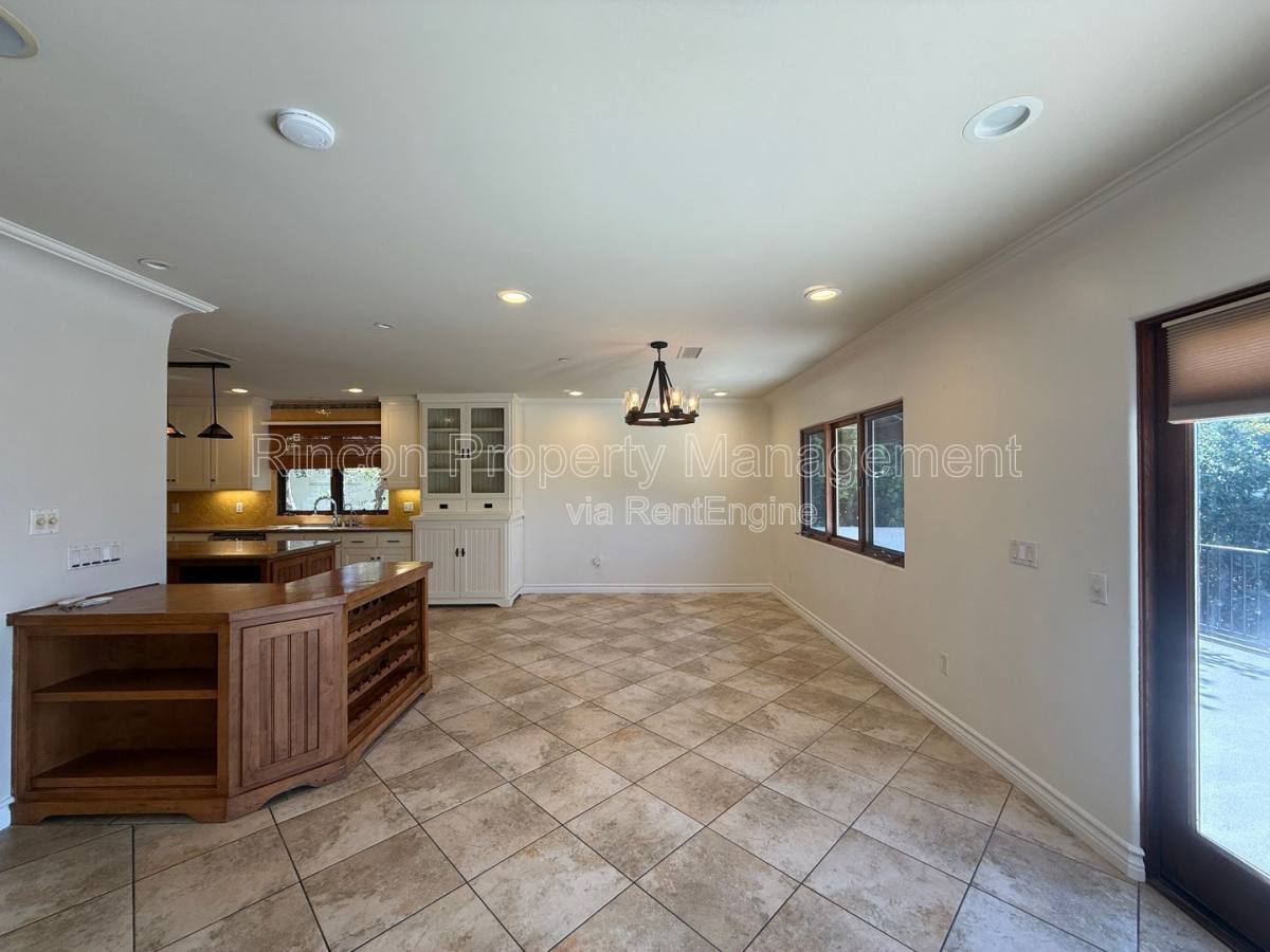 Apartment for rent at 2166 Palomar Ave, Ventura, CA 93001