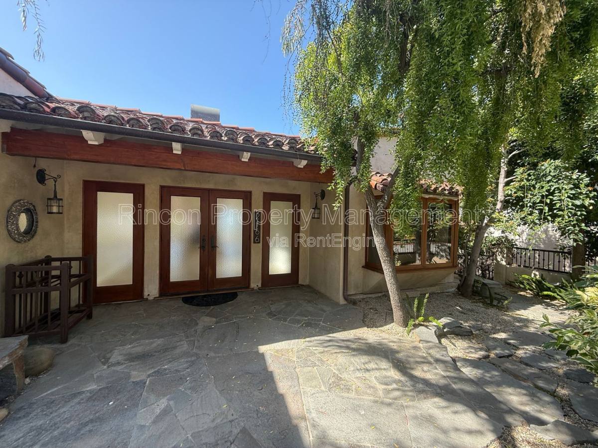 Apartment for rent at 2166 Palomar Ave, Ventura, CA 93001