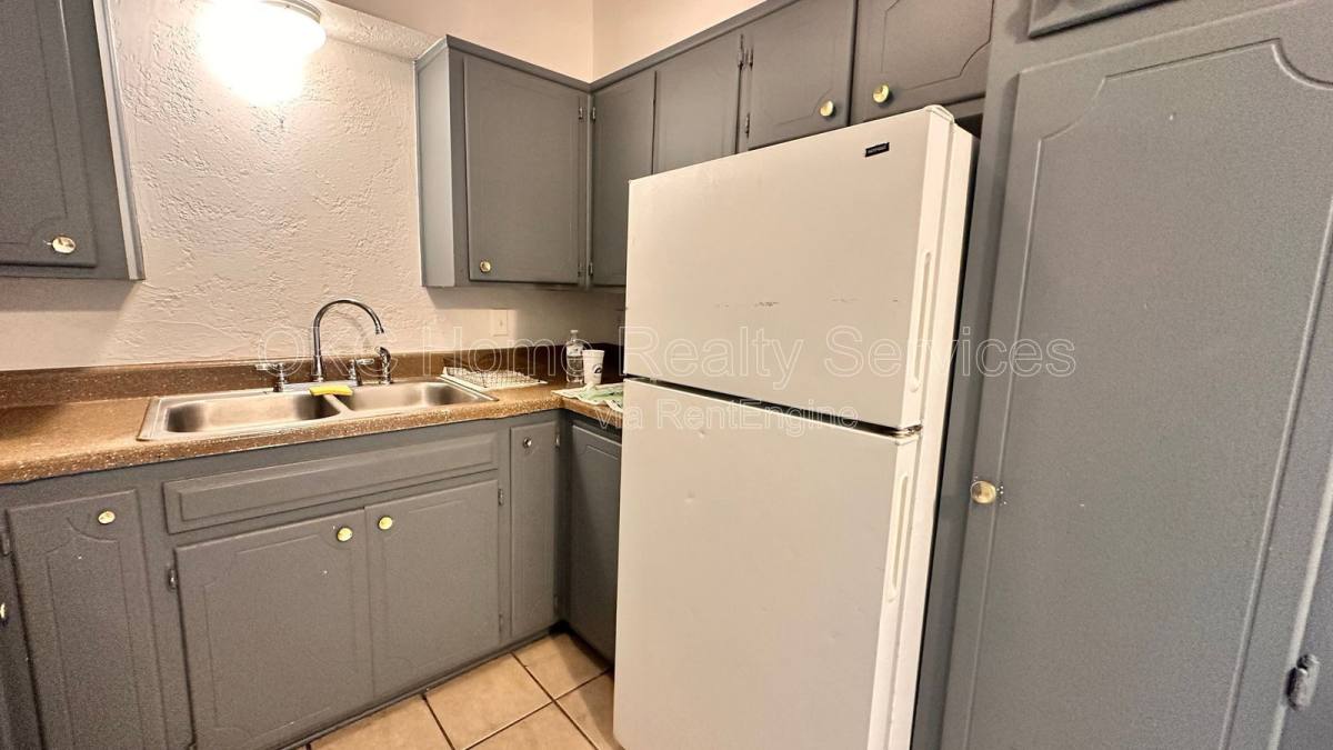 Apartment for rent at 714 NE 27th St Liberty Station #4, Oklahoma City, OK 73105