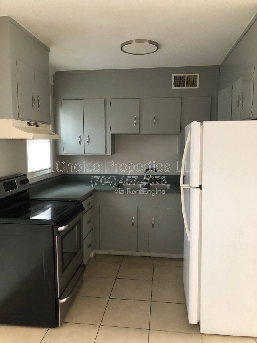Apartment for rent at 5804 Cedars E Court #1, Charlotte, NC 28212