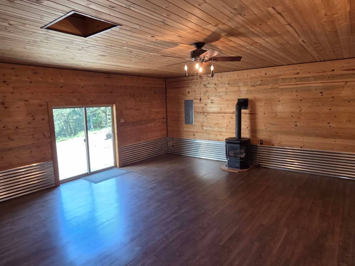 House for rent at 941 Colonial Rd, Roseburg, OR 97471