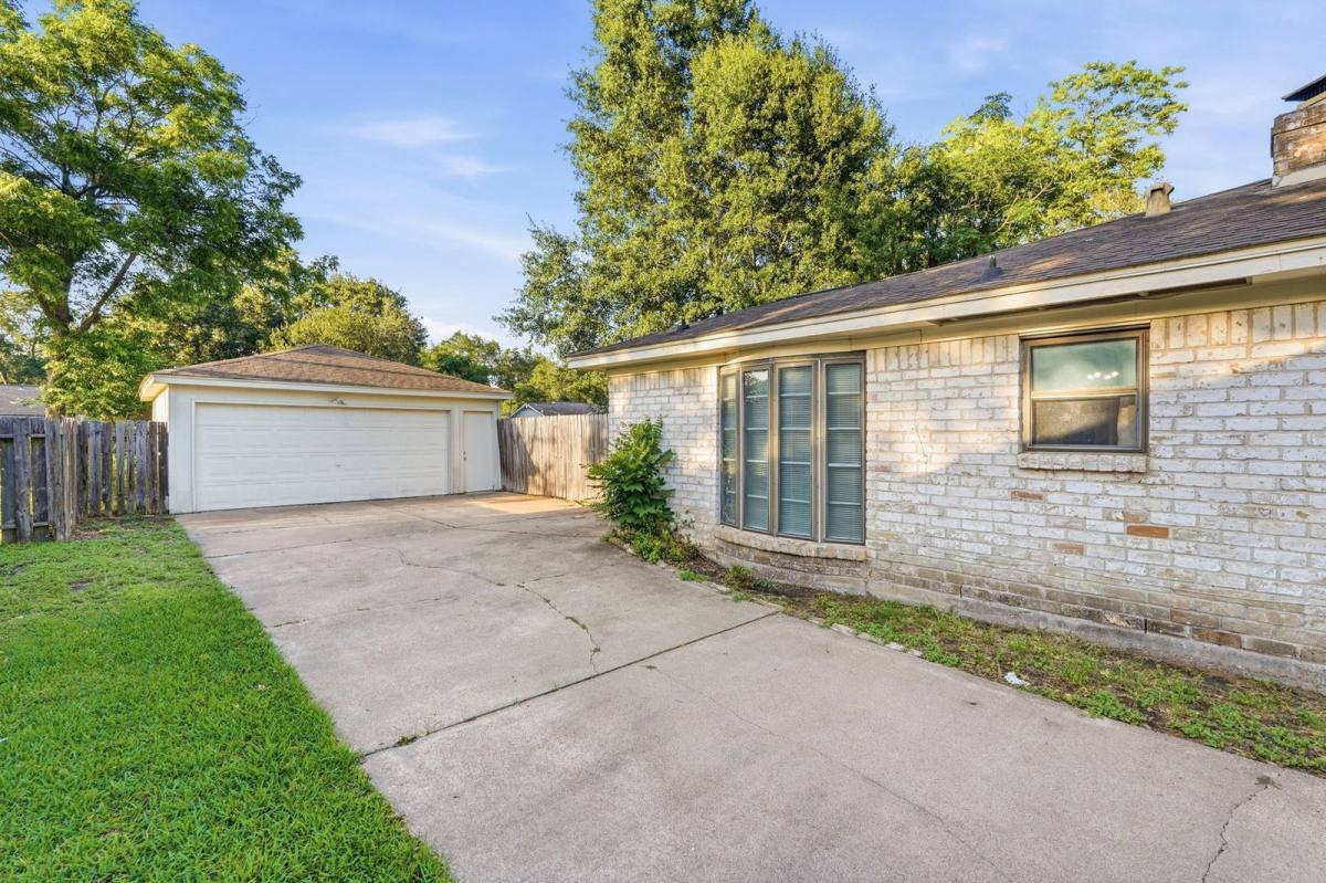 Apartment for rent at 22222 Kerryblue Dr, Katy, TX 77450