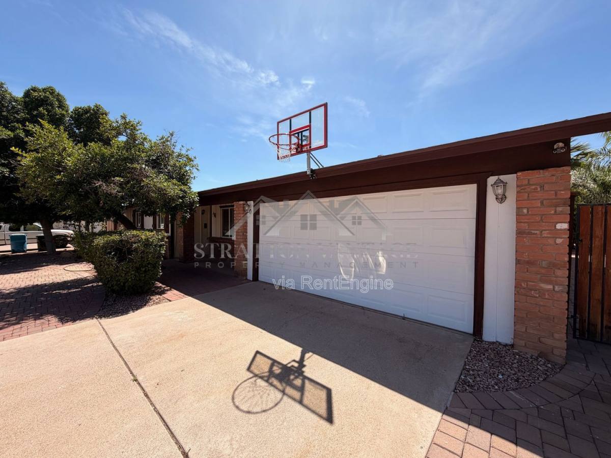 House for rent at 13430 N 30th St, Phoenix, AZ 85032