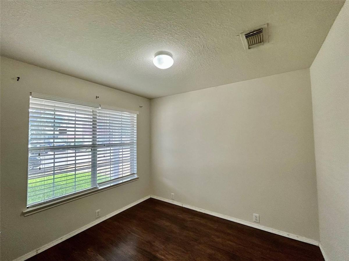 House for rent at 10623 Sugar Trace Dr, Sugar Land, TX 77498