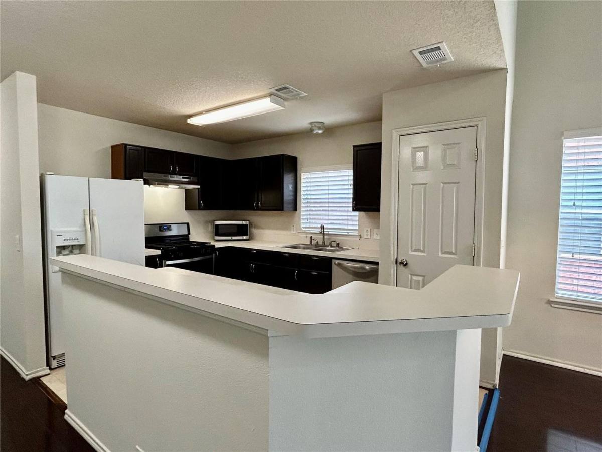 House for rent at 10623 Sugar Trace Dr, Sugar Land, TX 77498